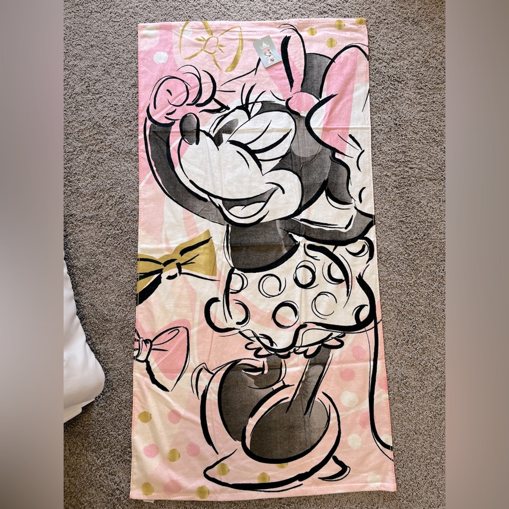 Disney Store Minnie Mouse swimming towel